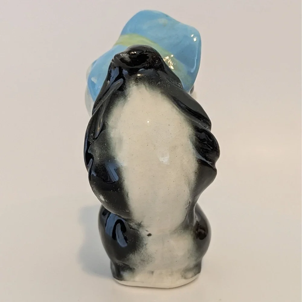 Vintage Skunk Couple Salt And Pepper Shakers Anthropomorphic Hats Japan‎